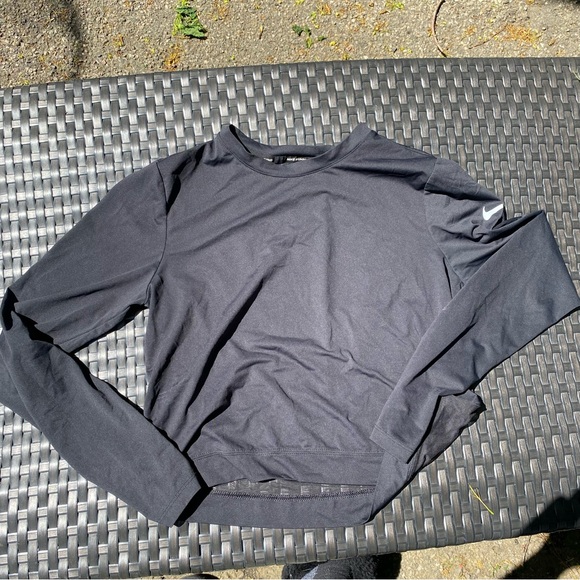 Black Nike long sleeve top with mesh back 
Size small. - Picture 1 of 4